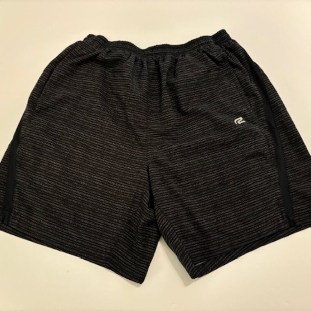 Road Runner Men's Black Gray Running 7" Shorts EUC